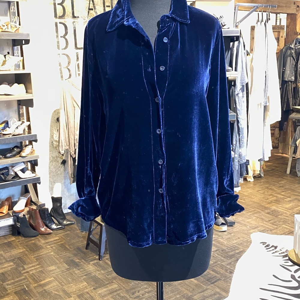 Inizio Long Sleeve “velvet” button down